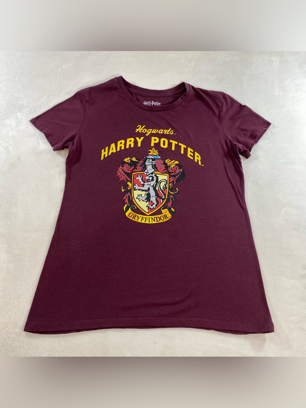 Harry Potter Gryffindor Shirt Maroon Red Hogwarts Graphic T-Shirt Size Small